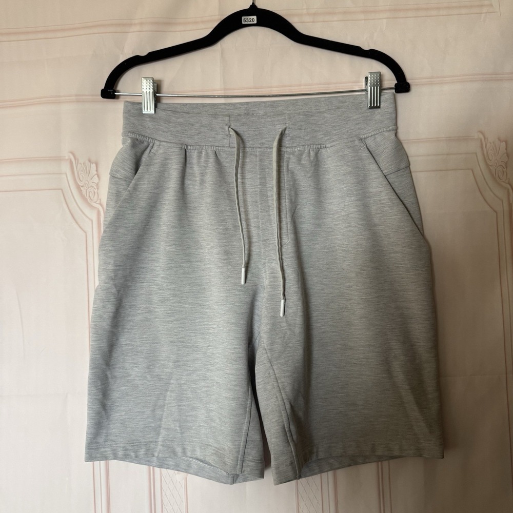Lululemon T.H.E. Short 9" Lined Men's Sz M 29.5x9 Gray Pockets